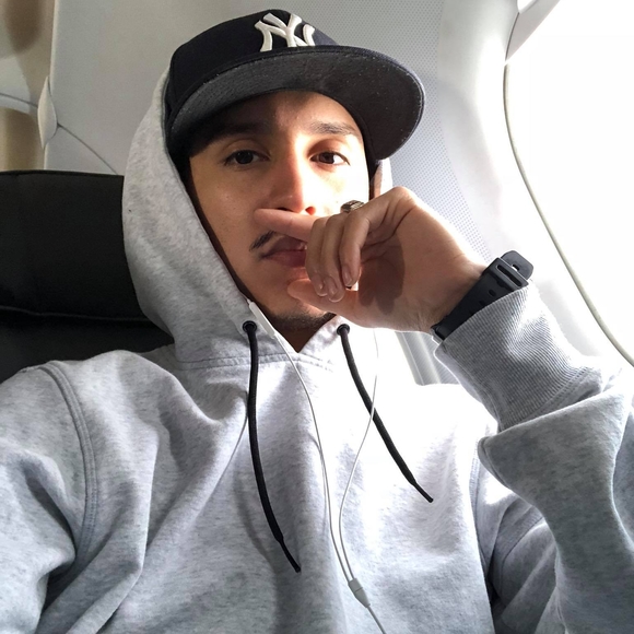 Meet your Posher, Luis - Picture 1 of 1